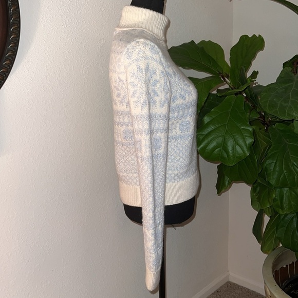 Ralph Lauren Women’s Black Label 100% Cashmere Blue Cream Turtleneck Sweater M - Picture 4 of 16